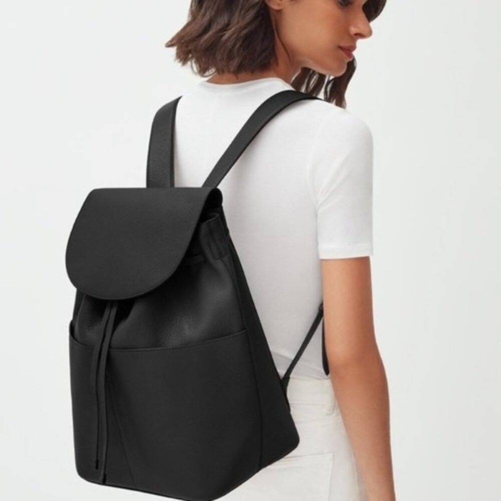 Cuyana Black Leather Backpack